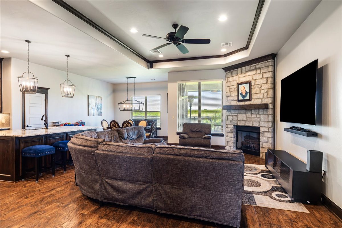 1112 Northwest Saint James Place